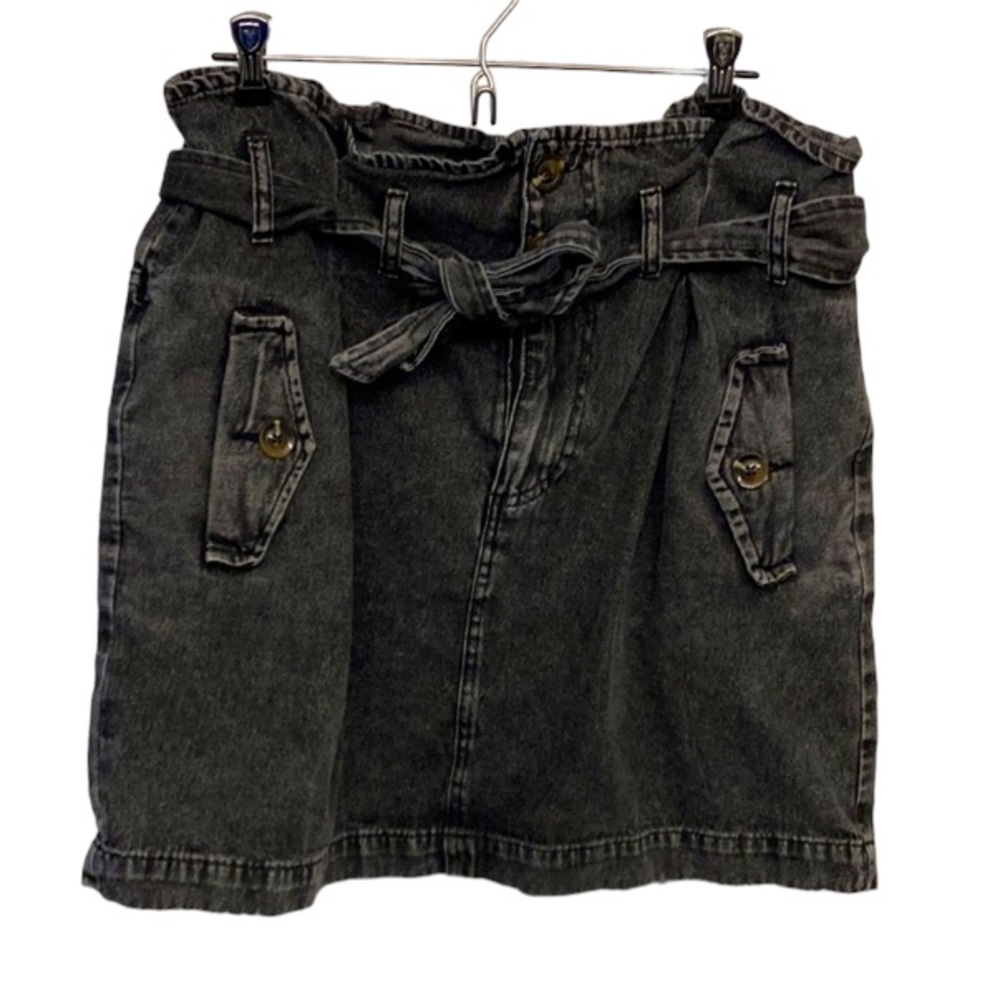 Ladies Retro Style Black Acid Wash High Waisted Belted Mini Skirt. Size 12.